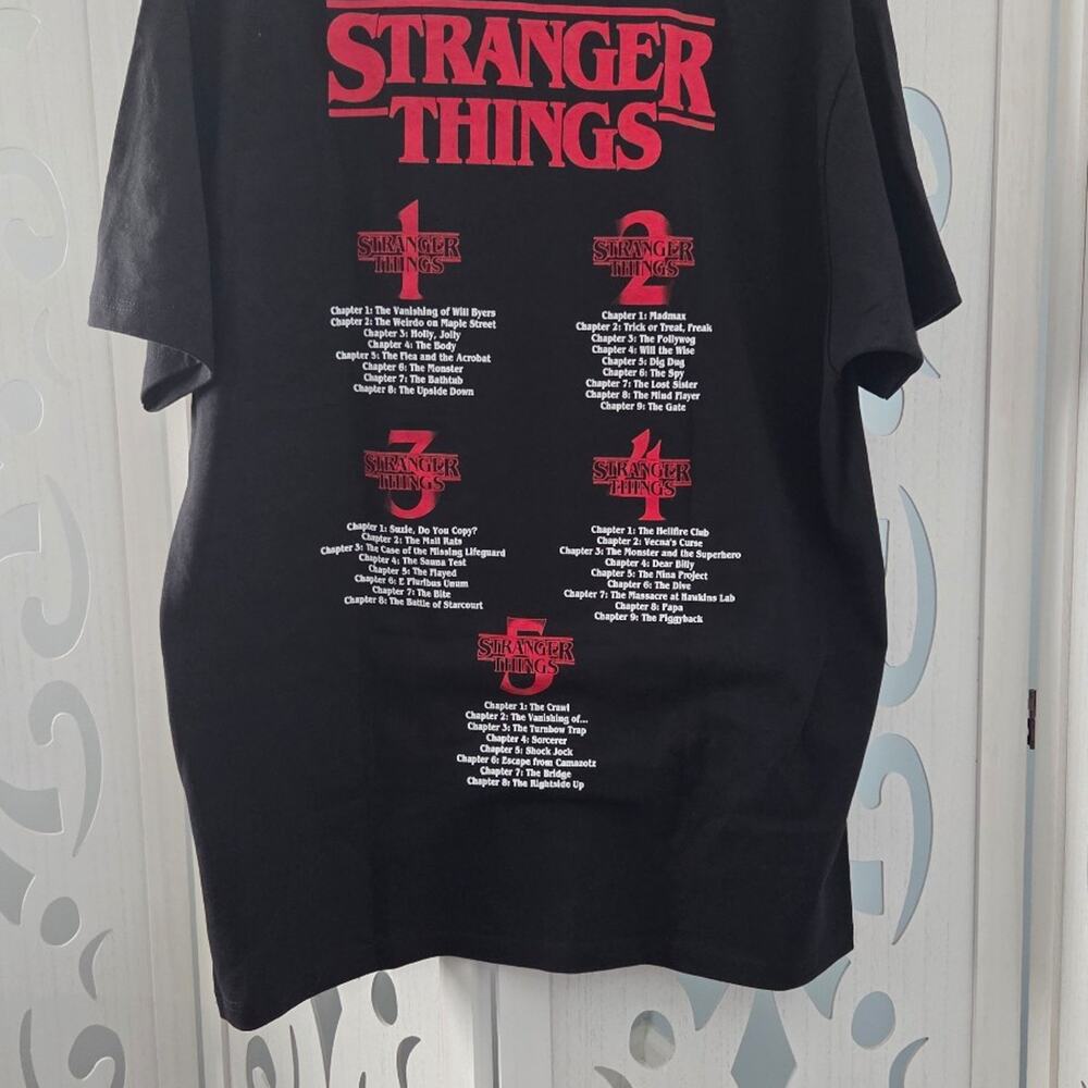 Netflix Stranger Things Episode Guide Graphic T-Shirt Black Large 100% Cotton